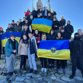Прапор техноволонтерів - на вершині Карпат! - 11.2024