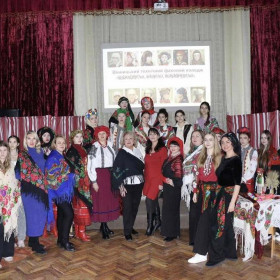 Більше ніж аксесуар: код української хустки - розшифрували!