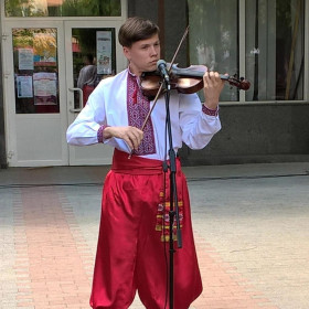 День вишиванки “Вишиванкафест”